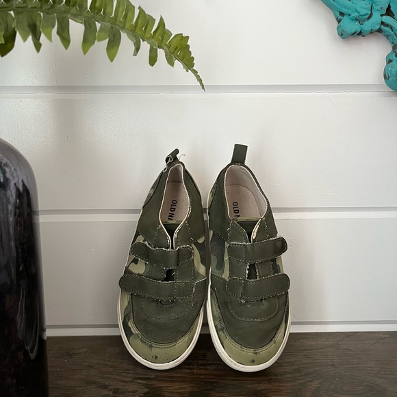Old Navy Camo shoes, size 10, good used condition, see details - Picture 2 of 7